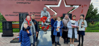 В День Победы в Ржевском районе служились литии на воинских захоронениях