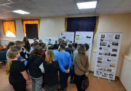 В школах Ржевского района представили выставку «Церковь в годы войны»