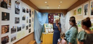 Родители и учащиеся Воскресной школы при Вознесенском соборе посетили выставку в Выставочном зале Ржевской епархии